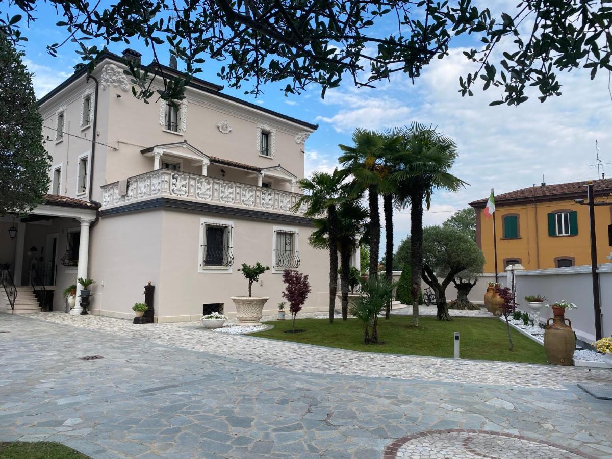 B&B Stazione Don Camillo Brescello Exterior foto